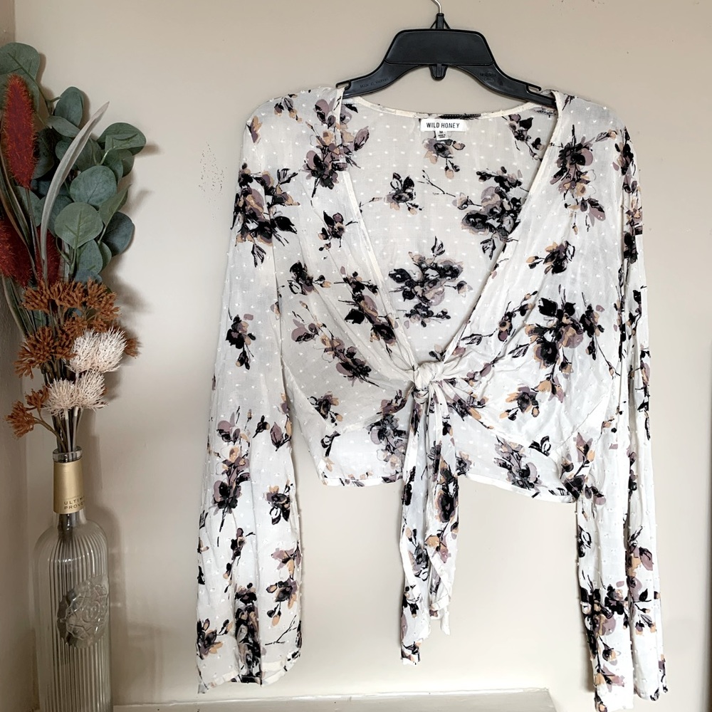 Wild Honey tie front top M